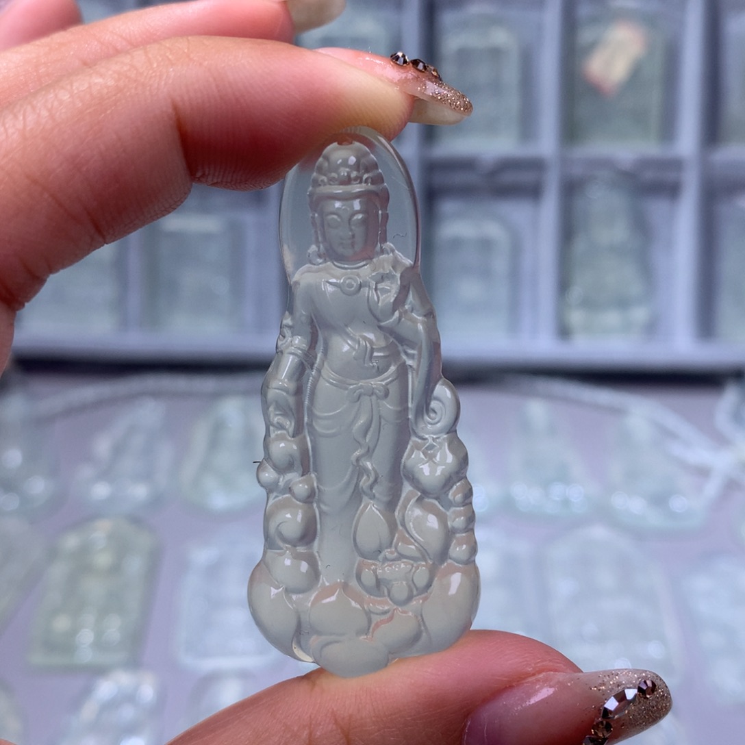 蛇纹石玉颈饰未镶嵌