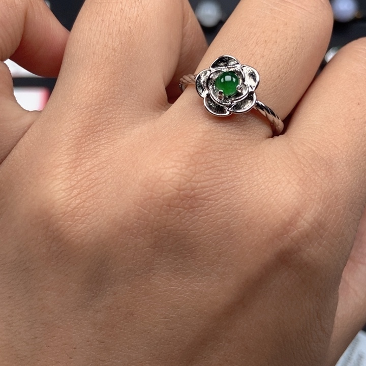 翡翠未镶嵌戒指戒指