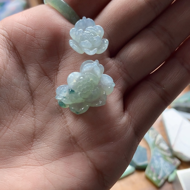 颈饰未镶嵌翡翠木***花