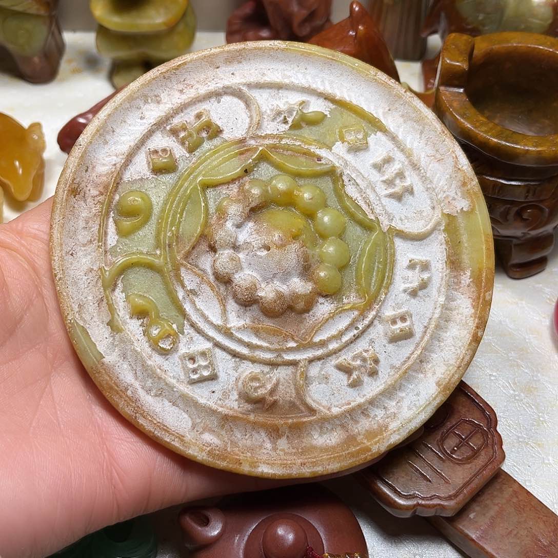 白玉菩提吊坠白玉菩提吊坠