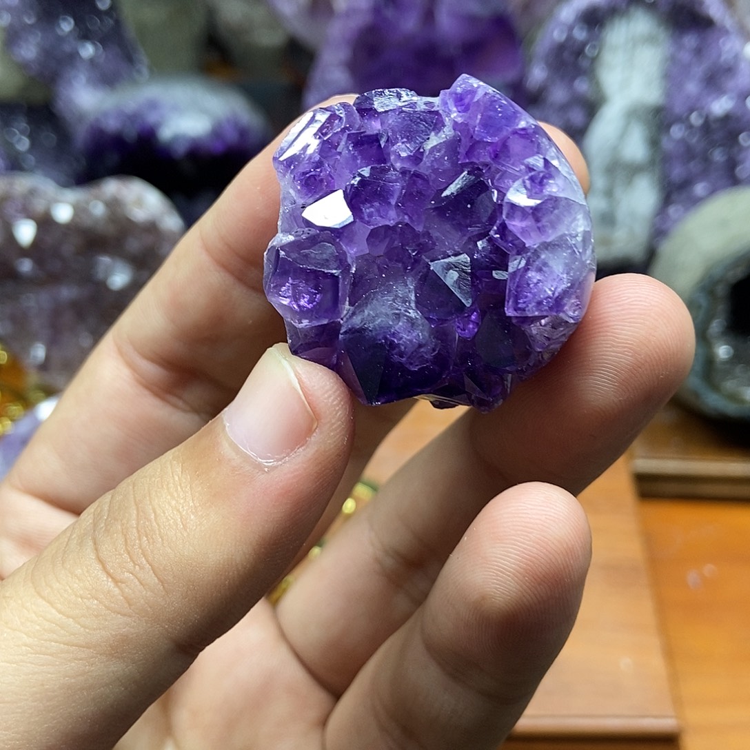 未镶嵌水晶大型摆件（非配饰）