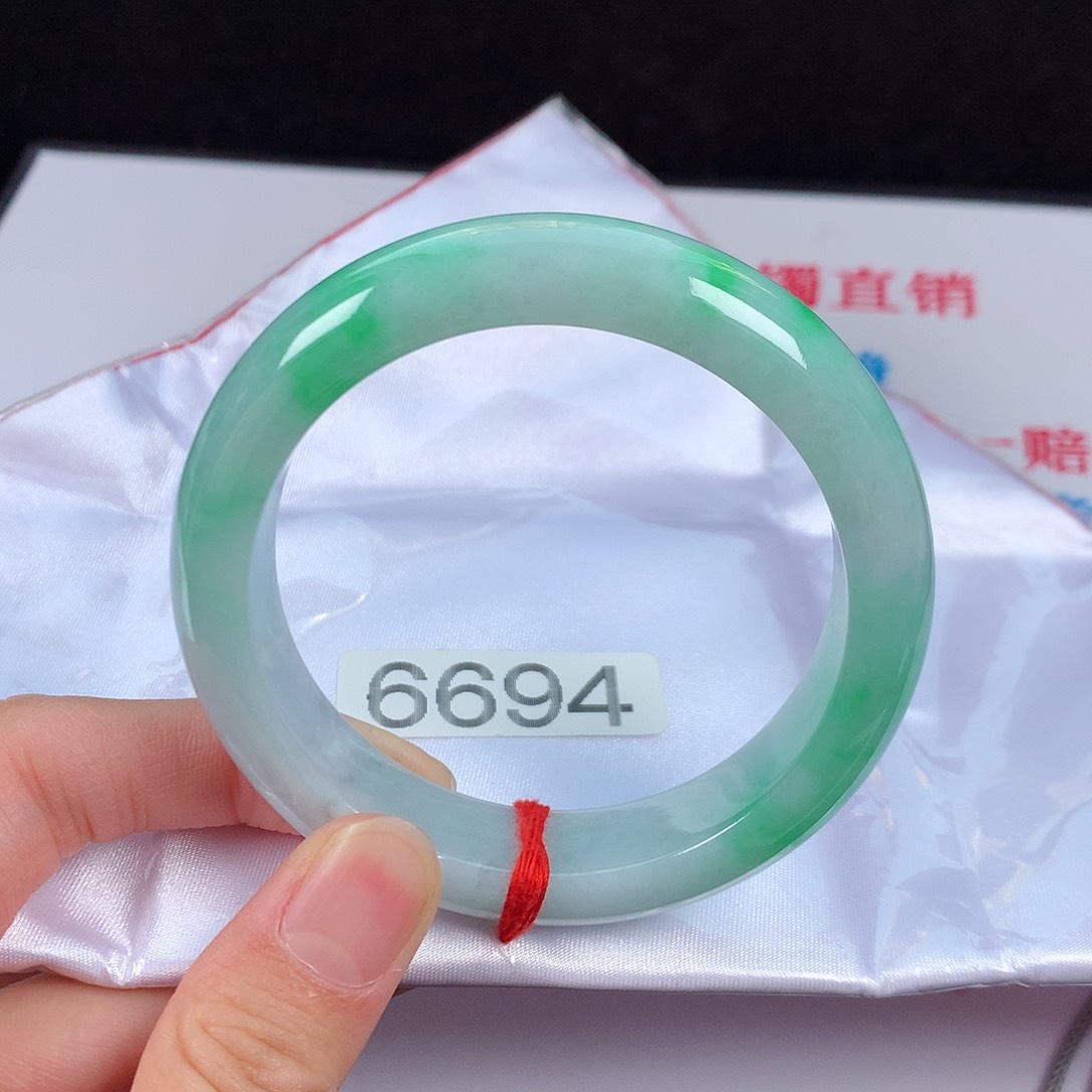 【闪购商品】翡翠手镯未镶嵌56圈口