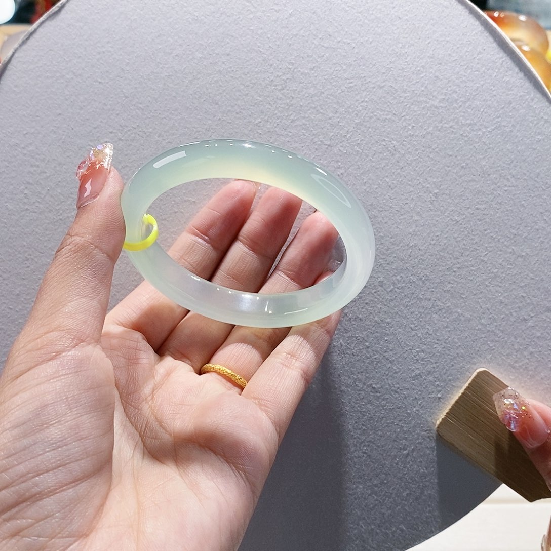 玛瑙/玉髓手镯未镶嵌56.2