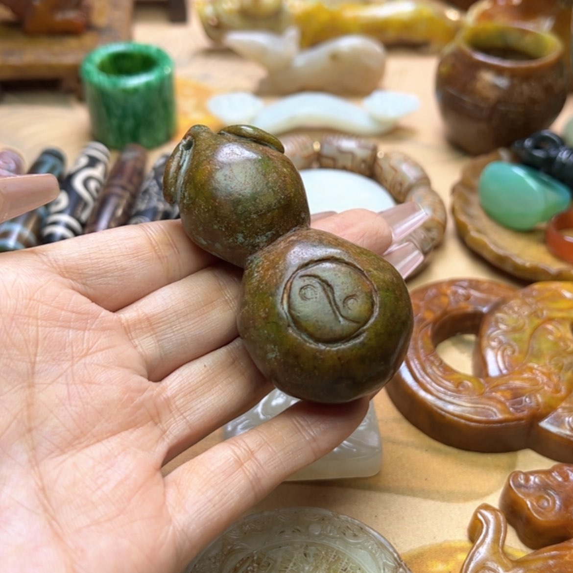 【闪购商品】蛇纹石玉颈饰未镶嵌