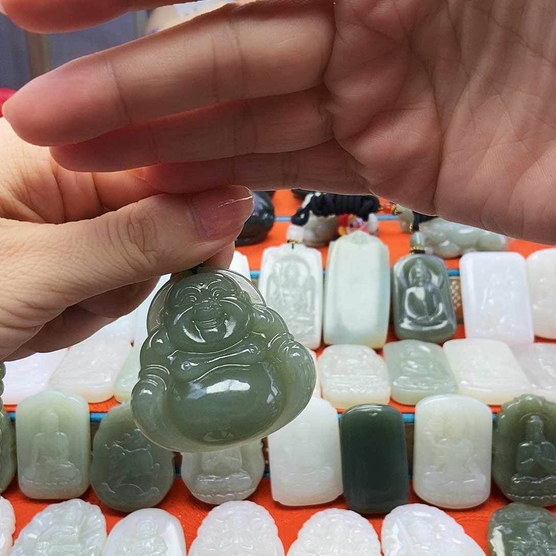 颈饰未镶嵌和田玉周*琴
