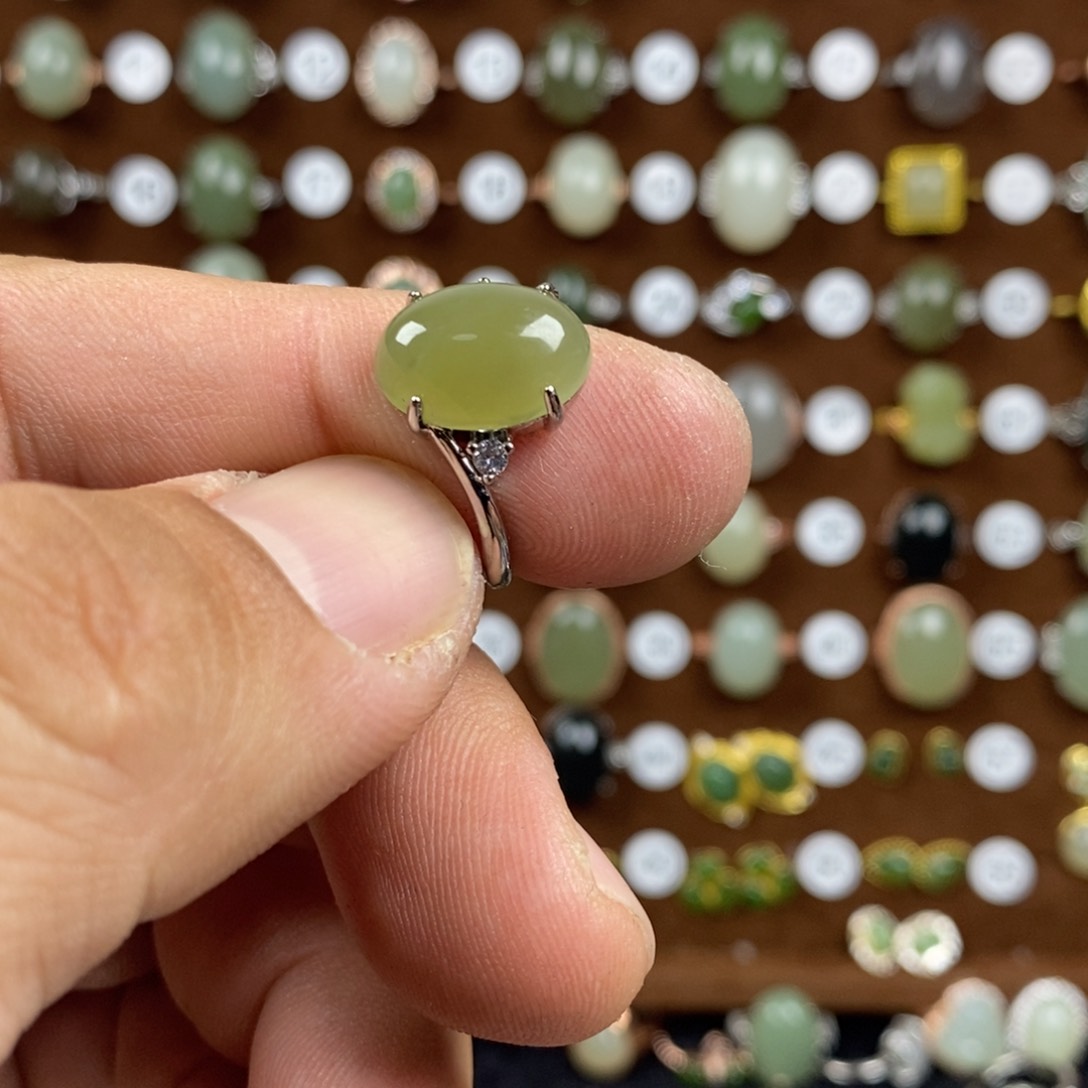 和田玉（青白玉）戒指合金