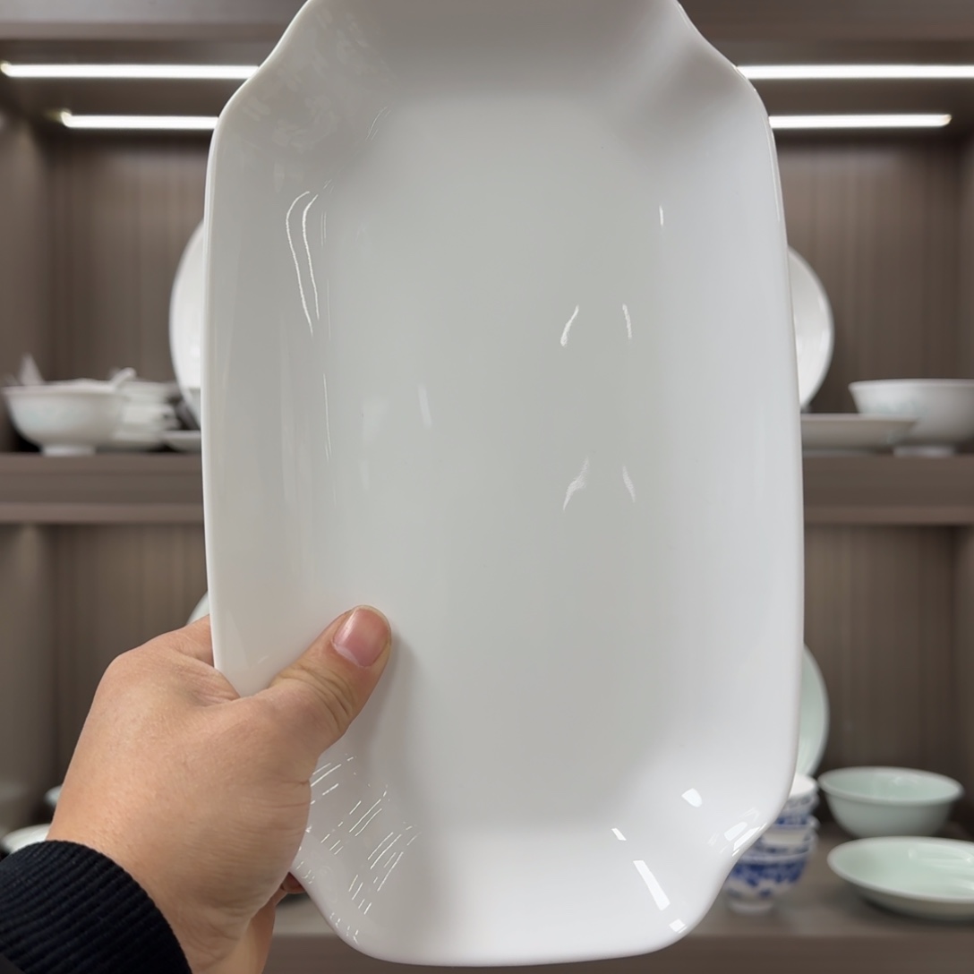 白瓷纯白色高白瓷10英寸鱼盘1个。