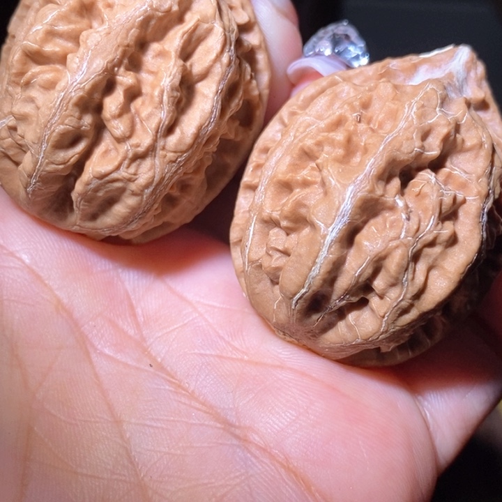 文玩核桃把件东北野生楸子小美24