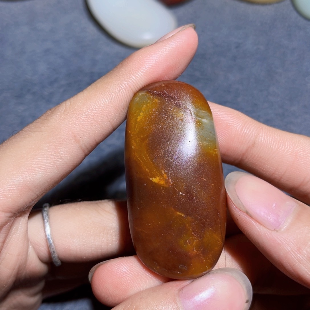 和田玉未镶嵌珠宝奇石