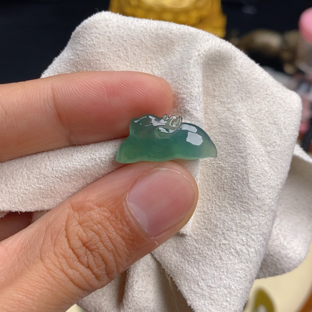 翡翠颈饰未镶嵌小鹿