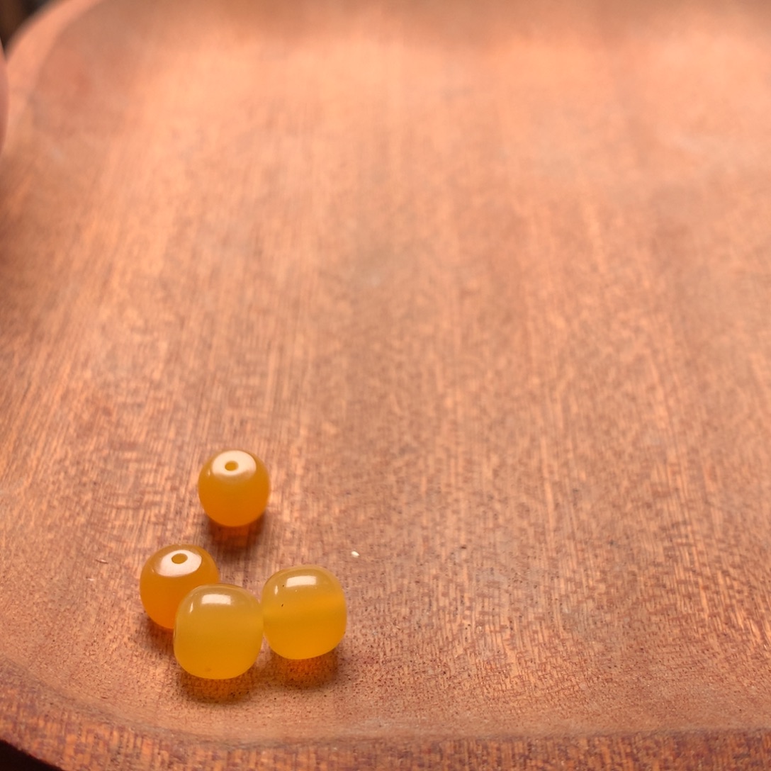 L***.石英质玉（缅黄）未镶嵌配饰