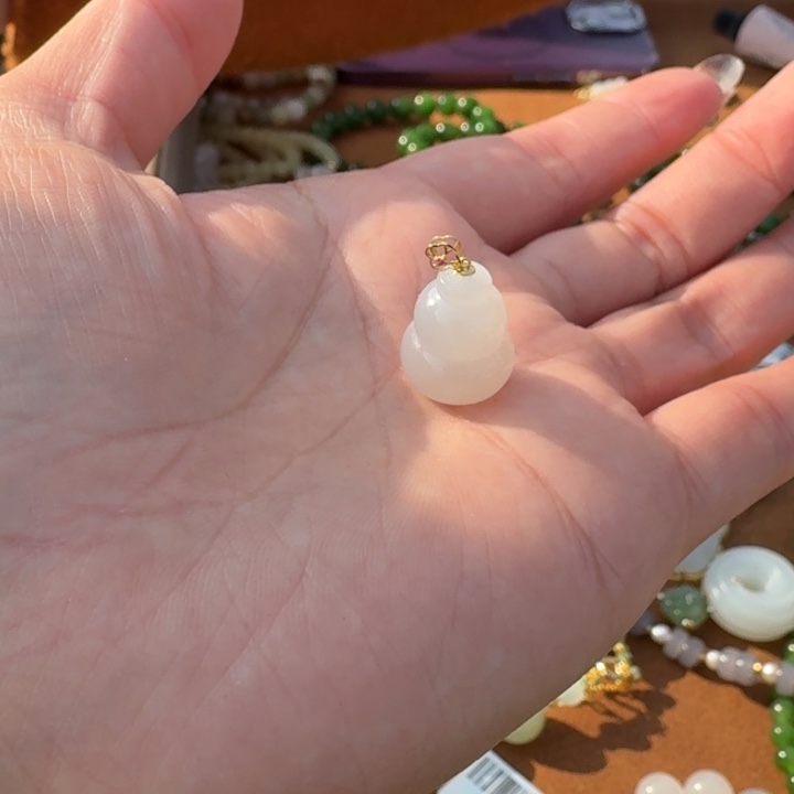 和田玉18K金镶嵌颈饰冉冉