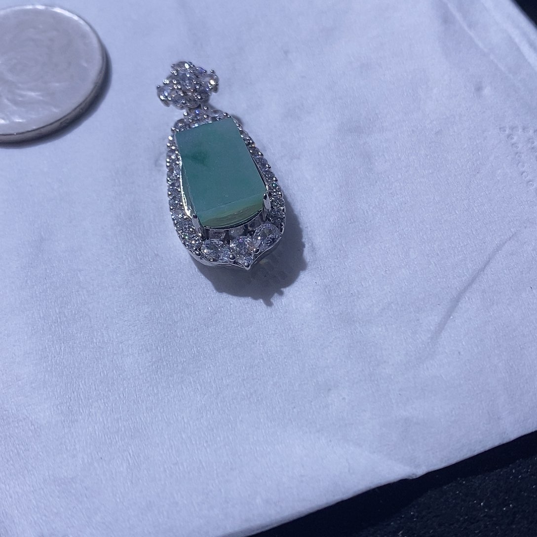 翡翠吊坠(不含链)未镶嵌