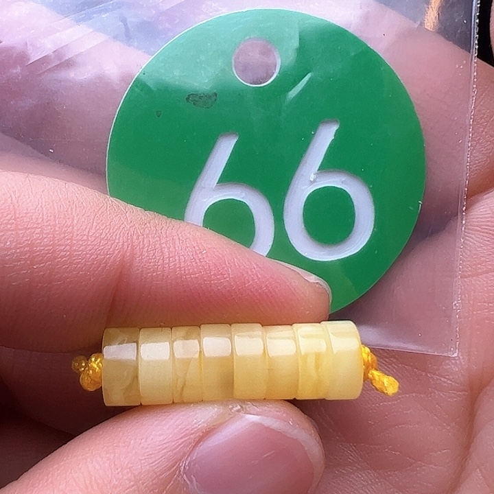 蜜蜡裸石未镶嵌6.8m m