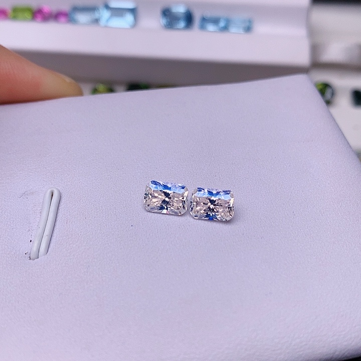 我***多裸石未镶嵌尖晶石