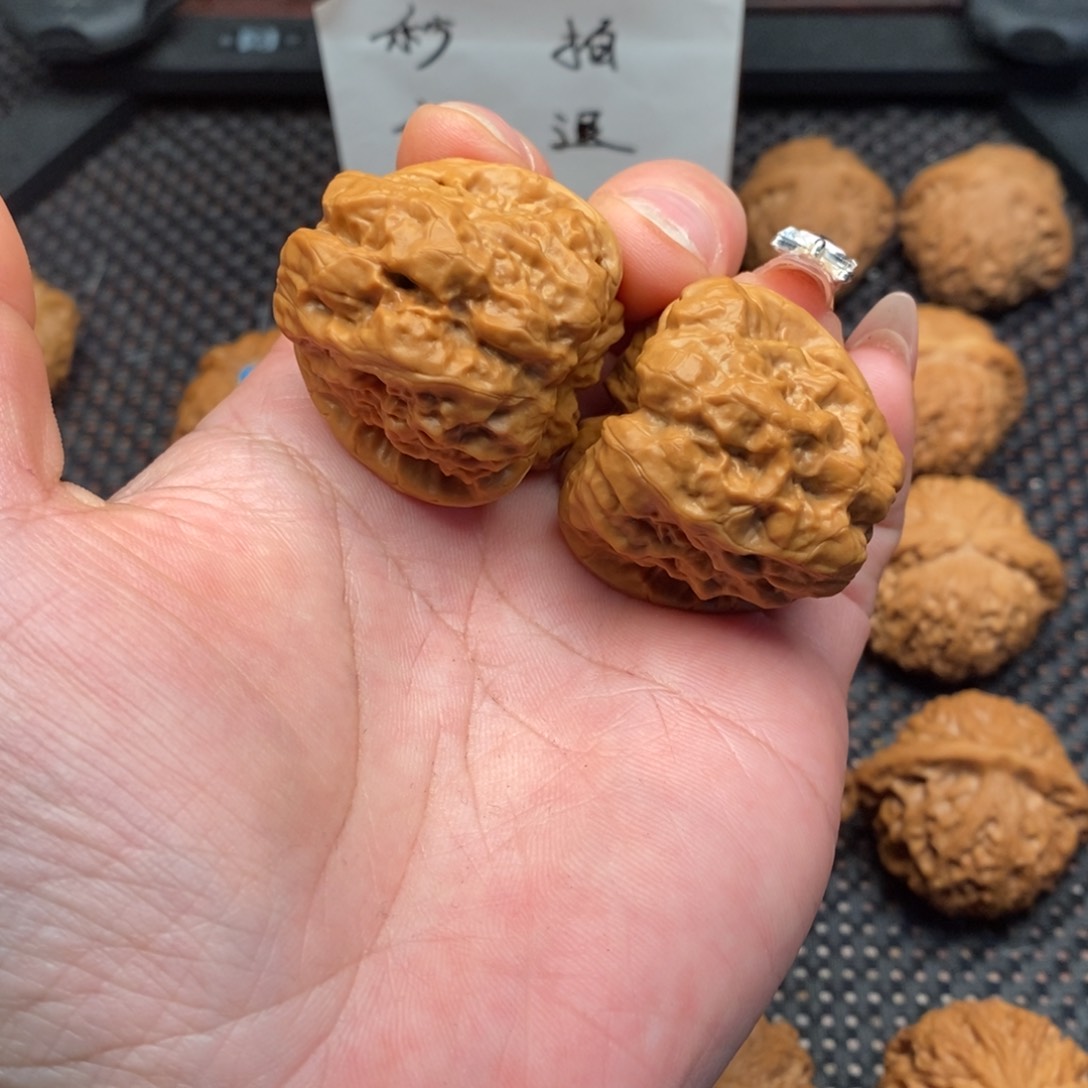 文玩核桃把件蛤蟆37边40肚