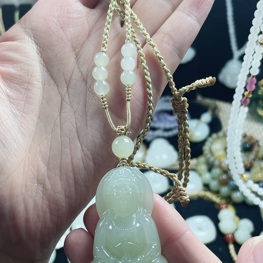 和田玉未镶嵌颈饰