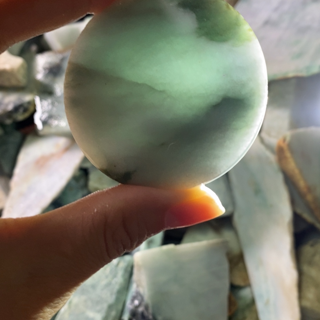颈饰未镶嵌翡翠天然