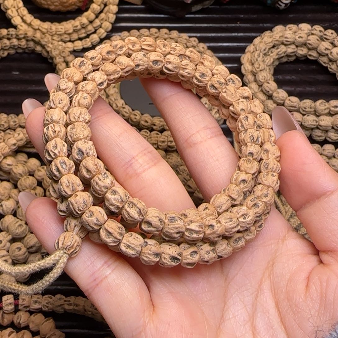 柏香籽/百香籽吊坠大*✔