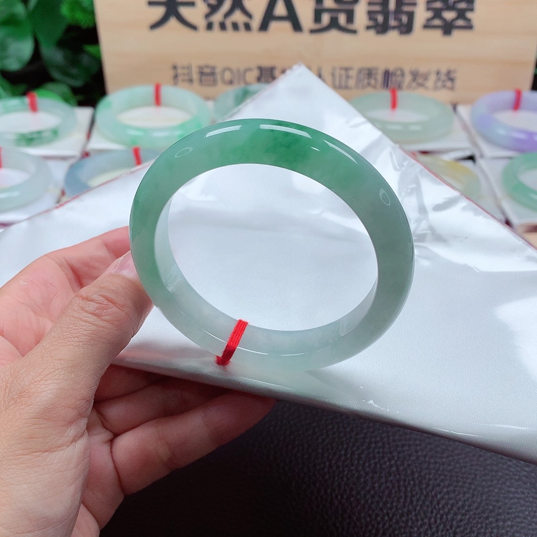 翡翠手镯未镶嵌天然A货翡翠手镯