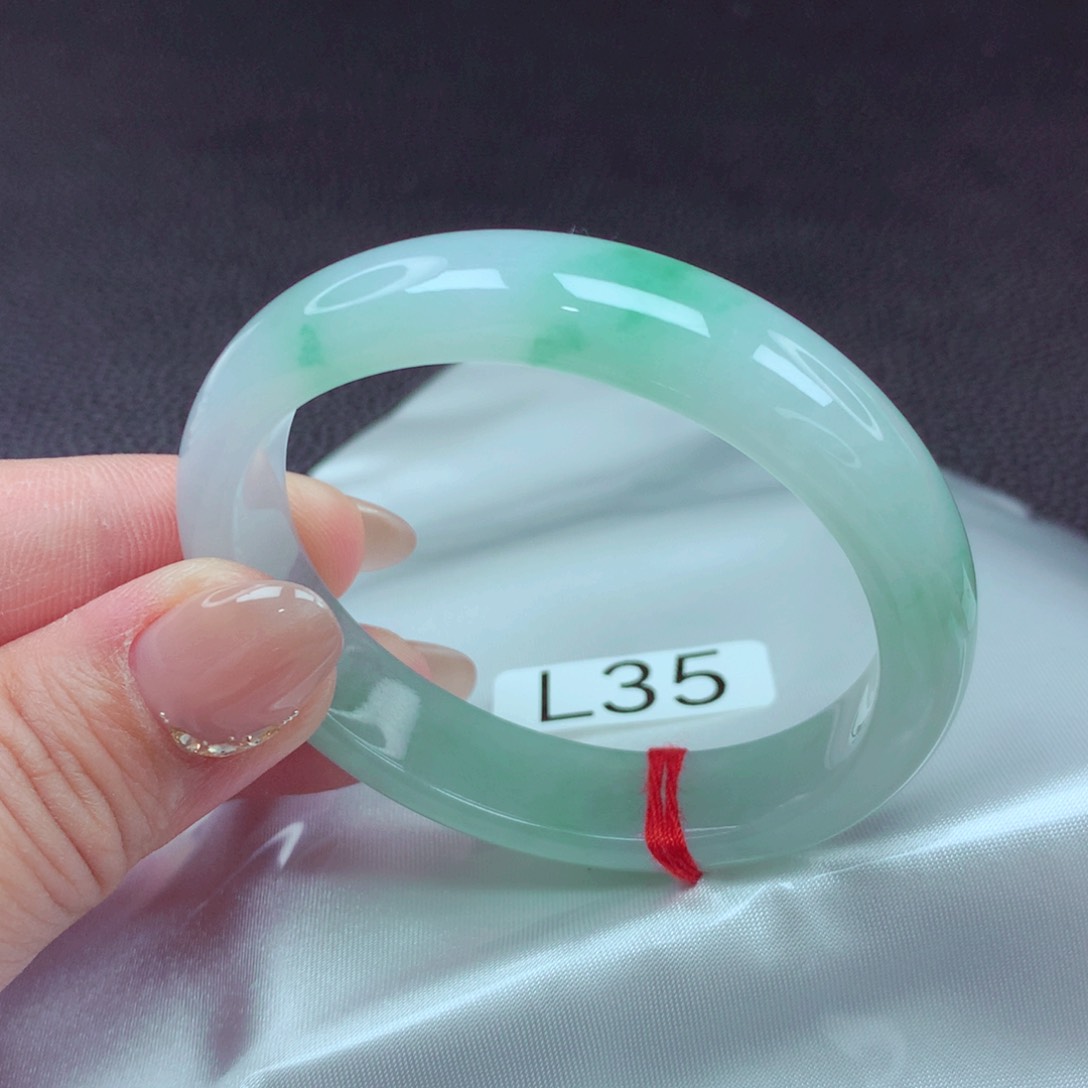 翡翠手镯未镶嵌手镯88