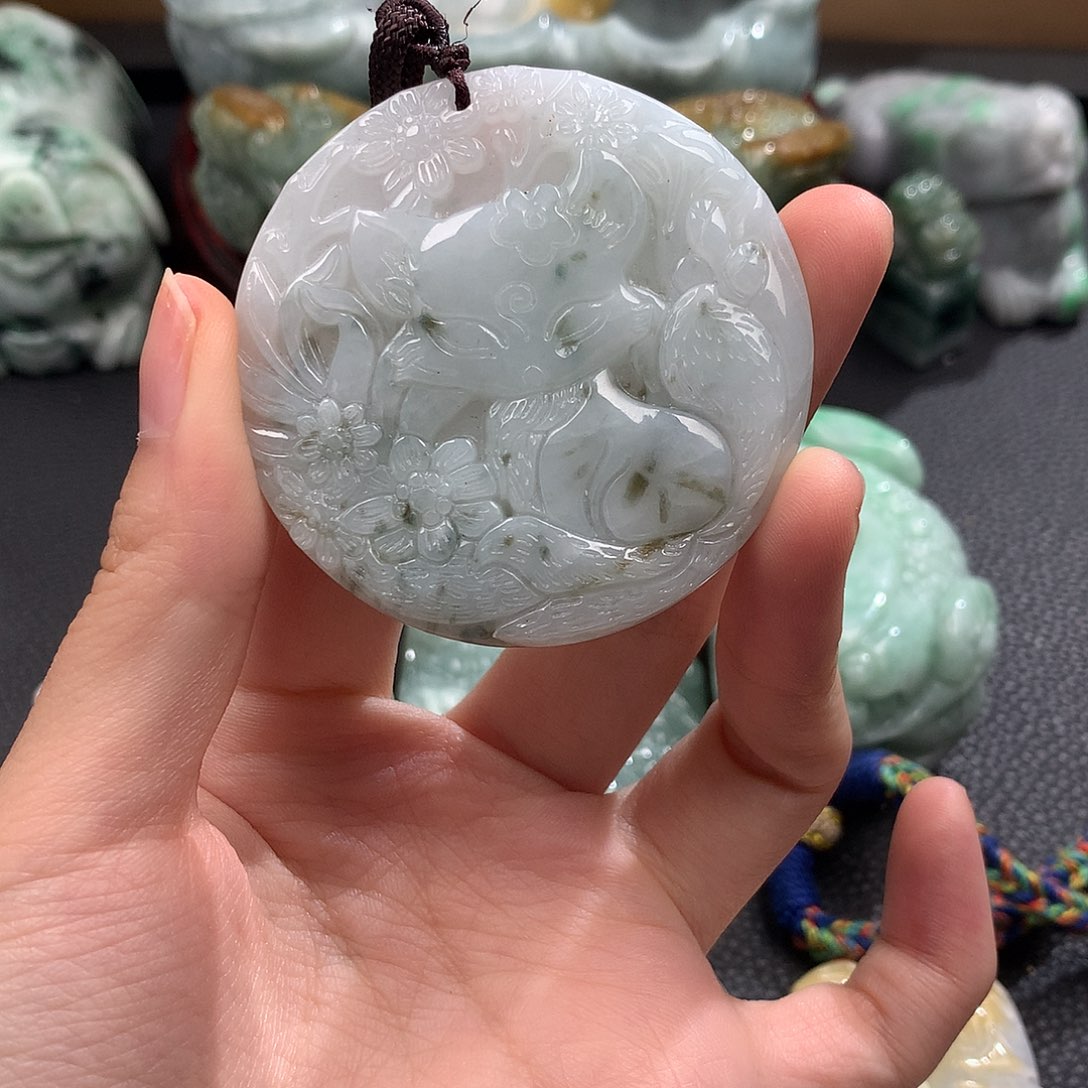 吊坠(不含链)未镶嵌翡翠