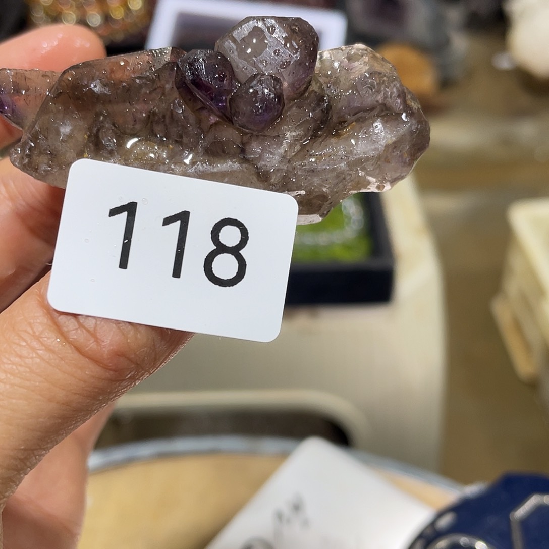 水晶摆件……未镶嵌