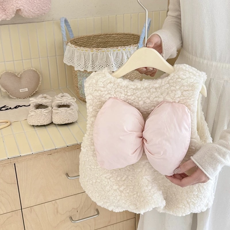 女童三季百搭可爱毛毛百搭马甲B22