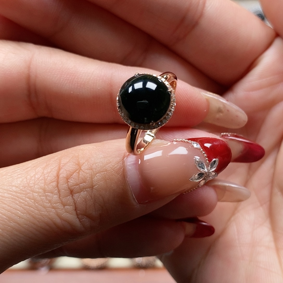 翡翠戒指18K金镶嵌墨翠