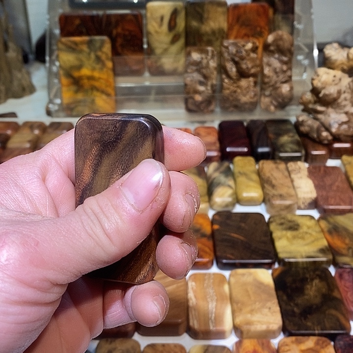 古***风香榧木木质哈把玩件8855588