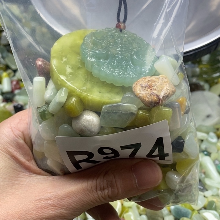 蛇纹石玉未镶嵌鱼缸石