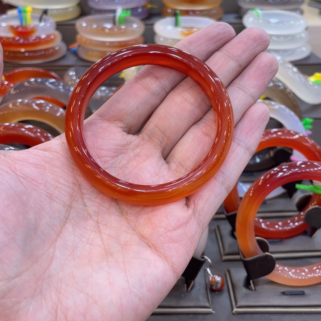 玛瑙/玉髓手镯未镶嵌