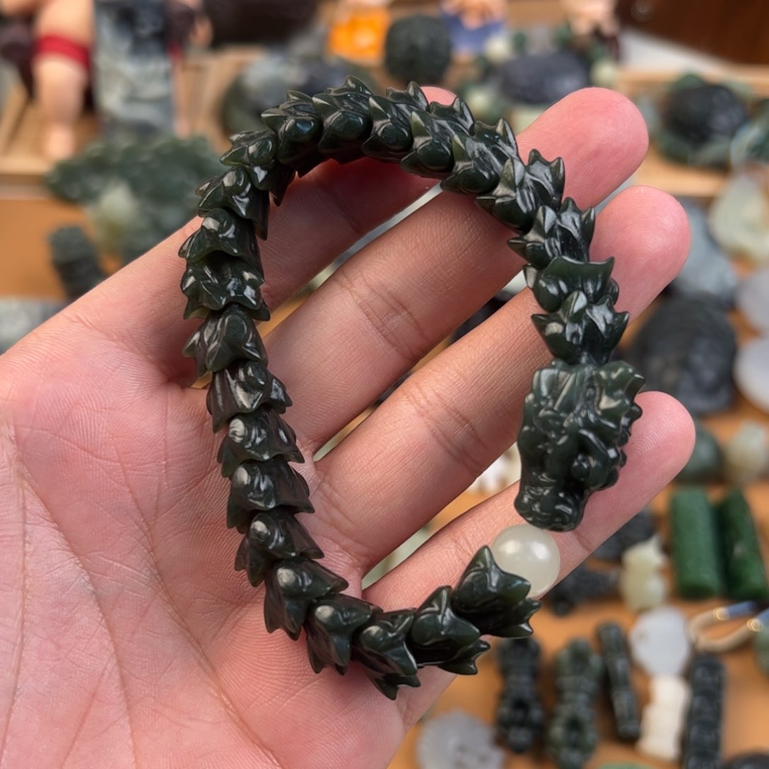 和田玉颈饰未镶嵌?****?