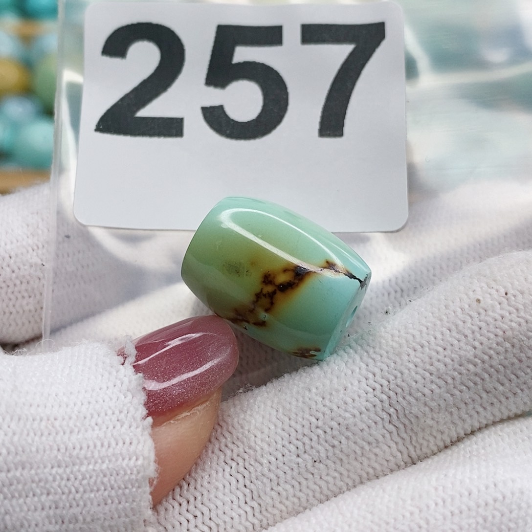 绿松石颈饰未镶嵌