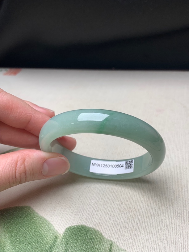 55.1圈口底色贵妃天然缅甸翡翠手镯#货号0504