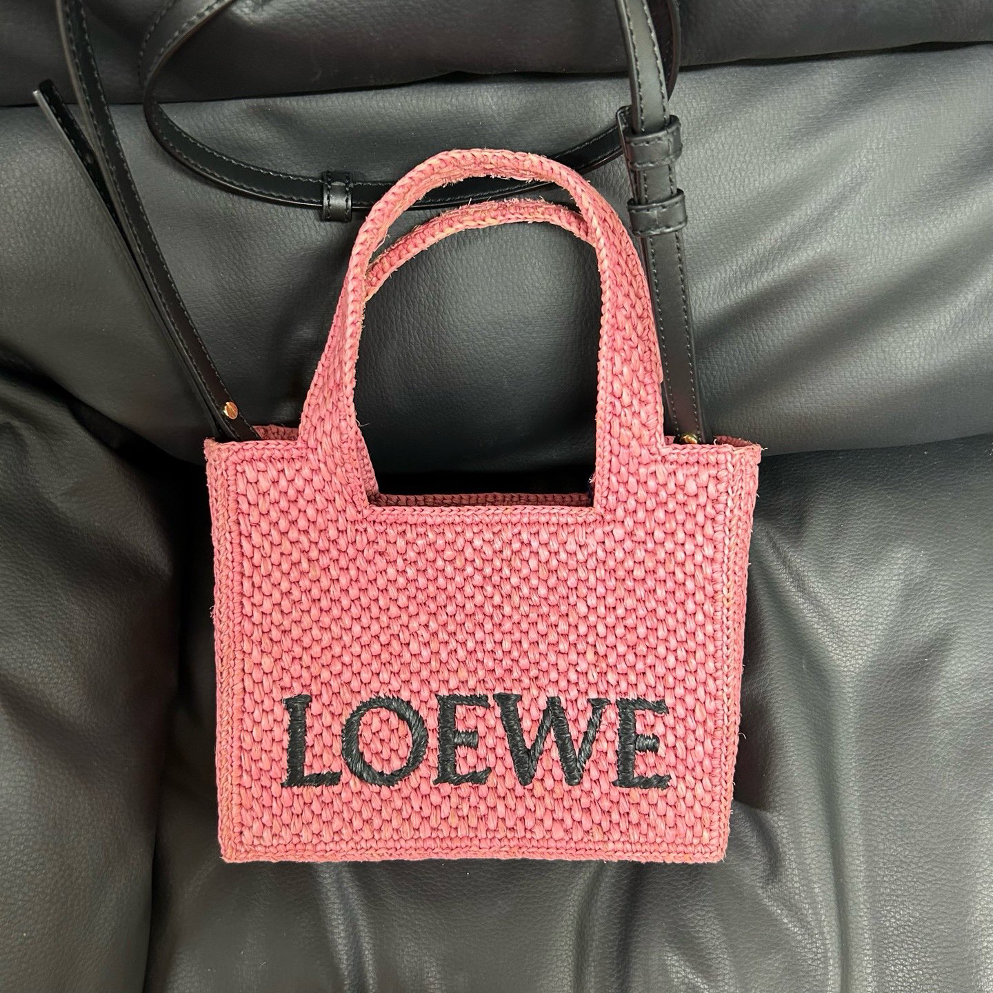 95新 LOEWE/罗意威 font tote粉色草编Ss