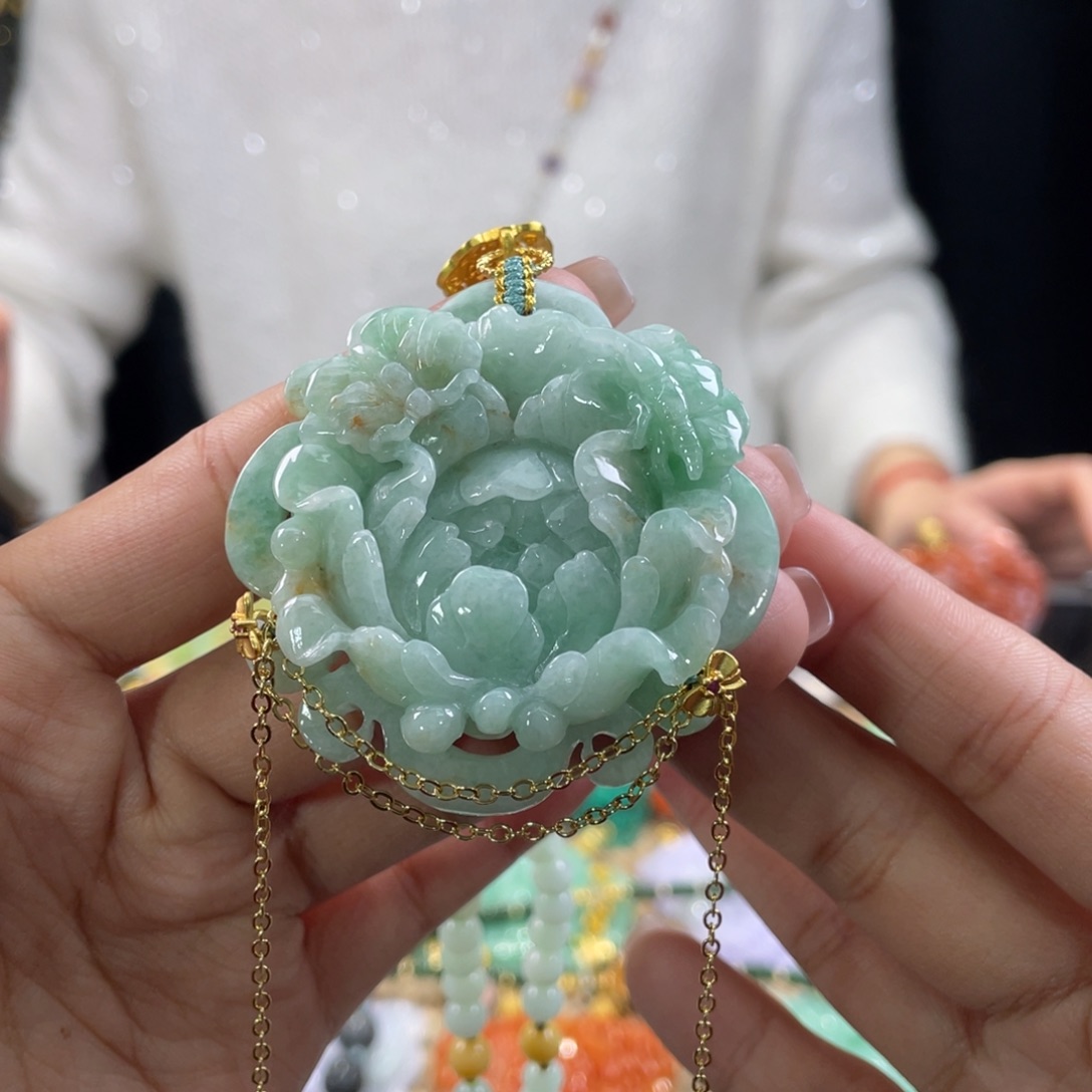 翡翠颈饰未镶嵌代编织