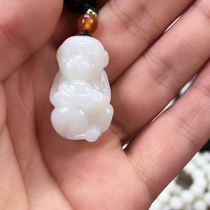 颈饰未镶嵌和田玉