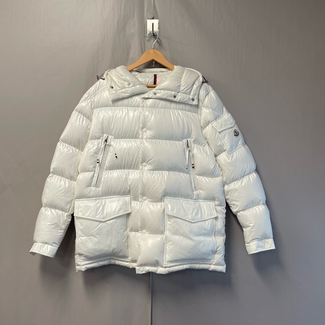 未使用 MONCLER 新款经典白色短款羽绒服 2码#8251