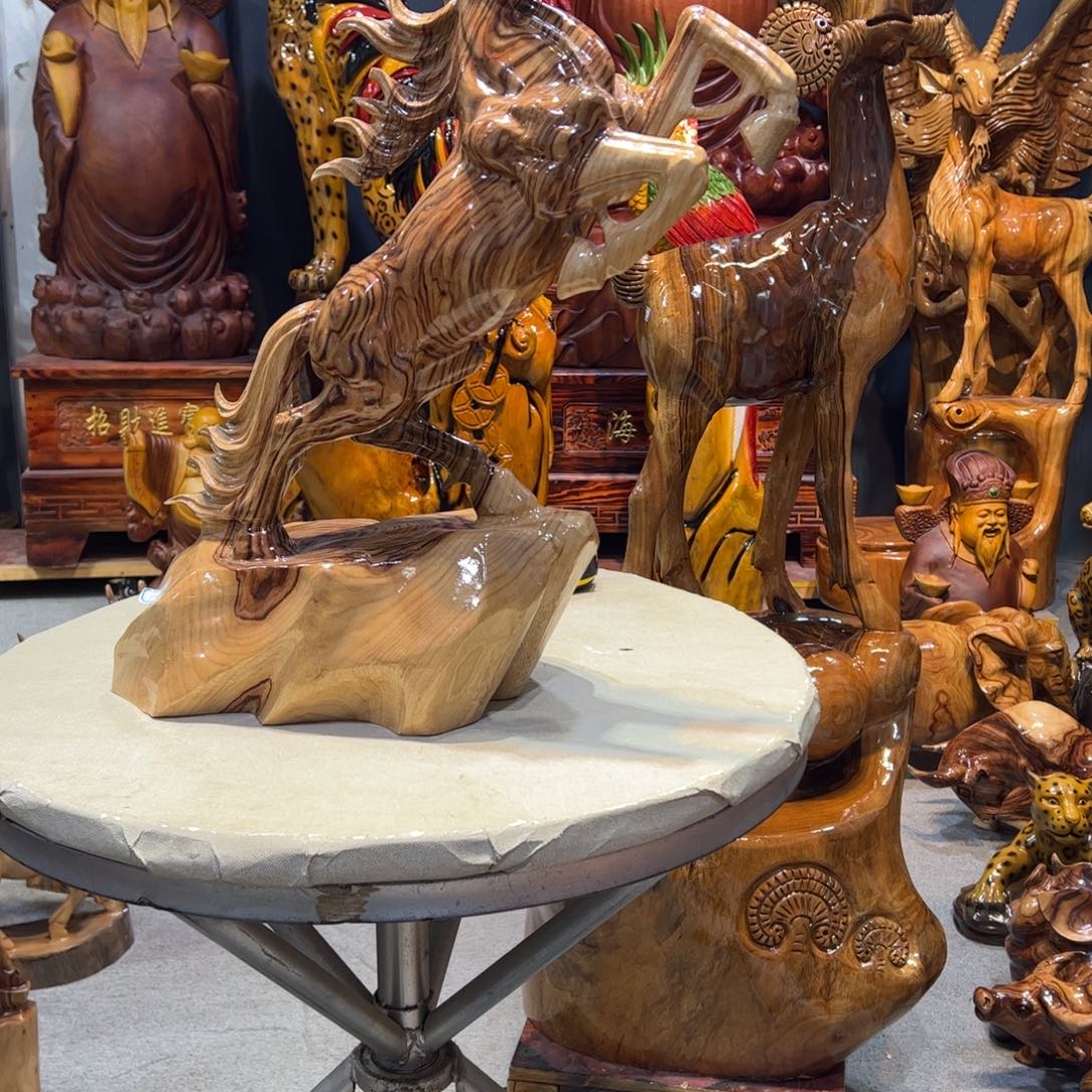 忻***号香樟木香樟木材质立马成功摆件