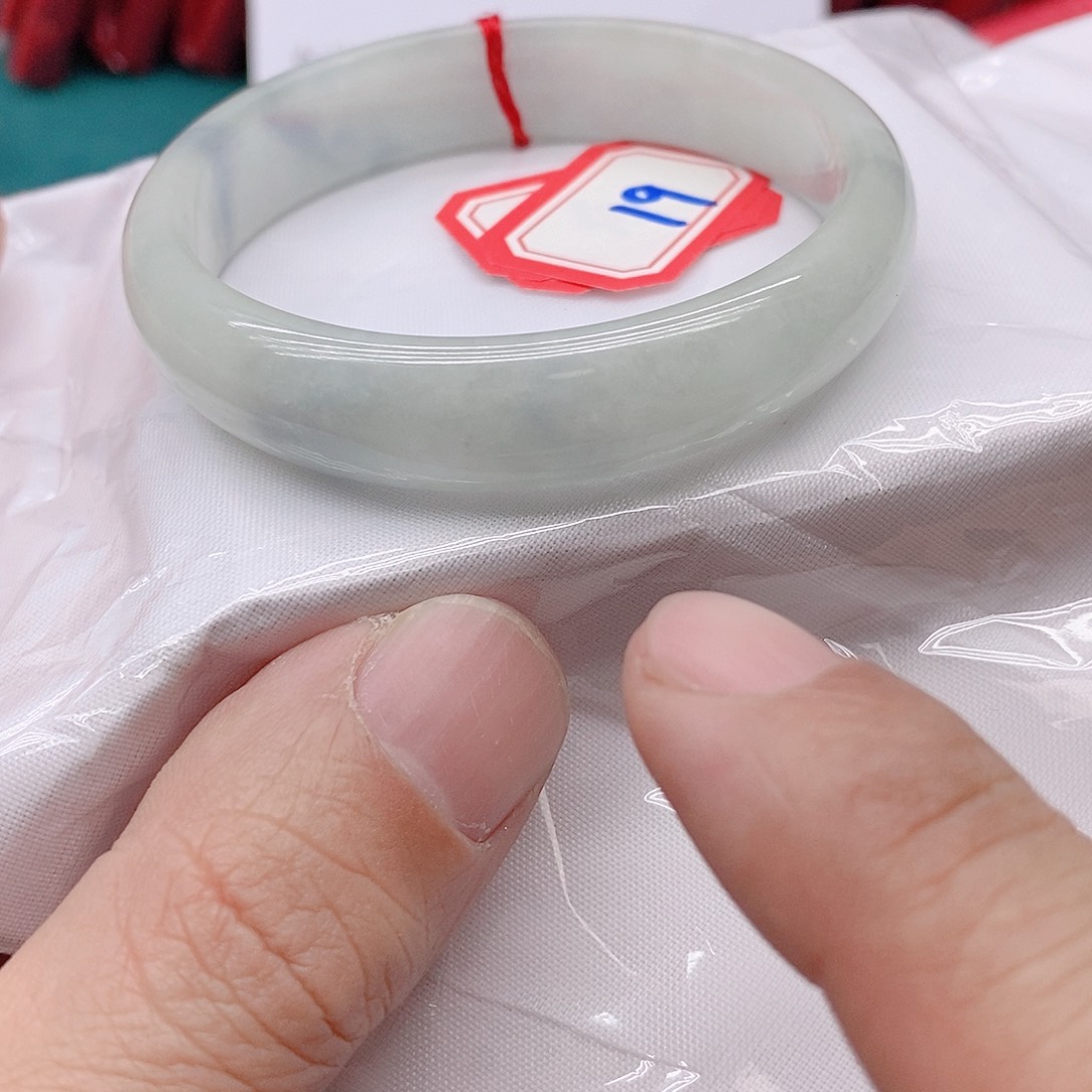 翡翠手镯未镶嵌叽**噜19999999