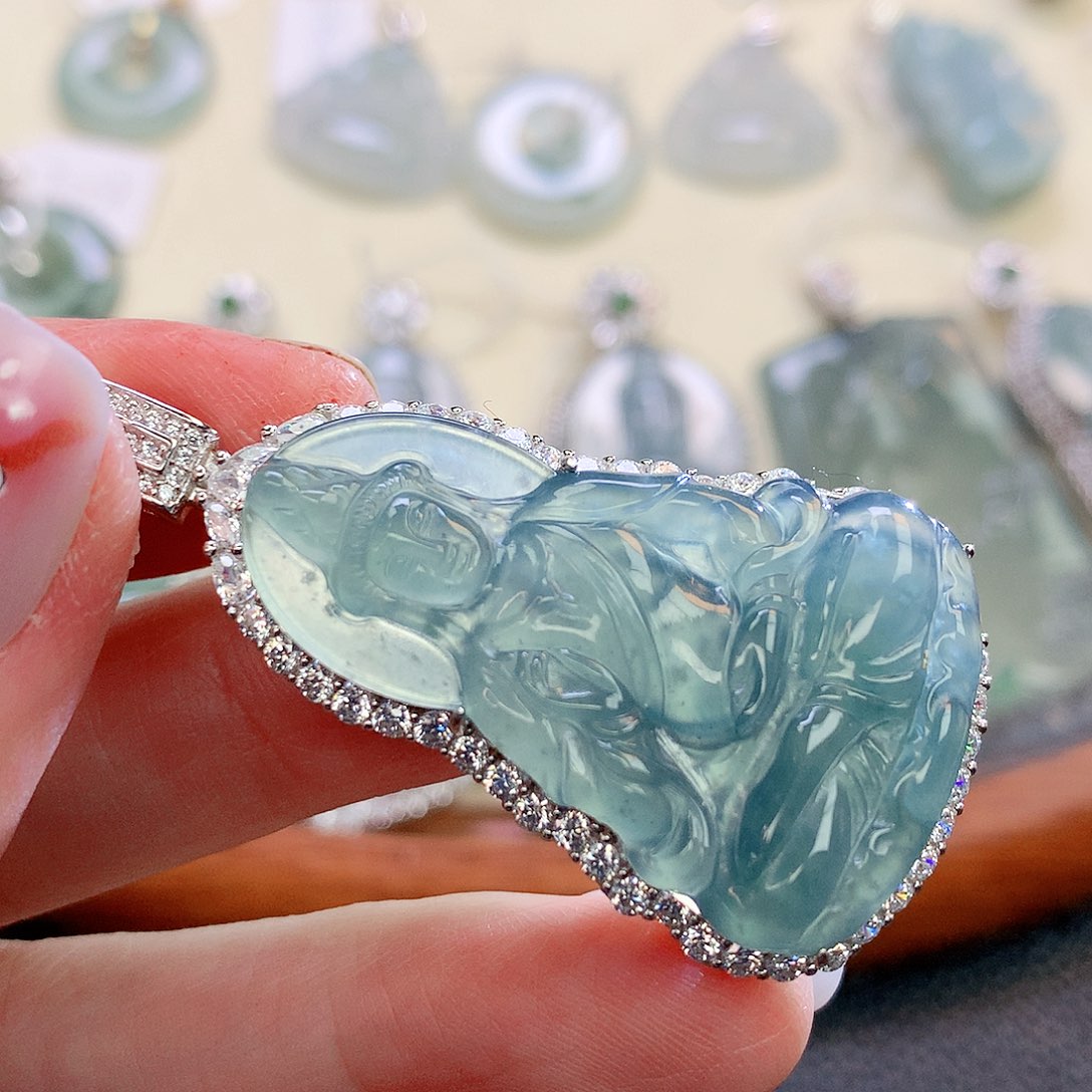 翡翠颈饰银S925镶嵌翡翠