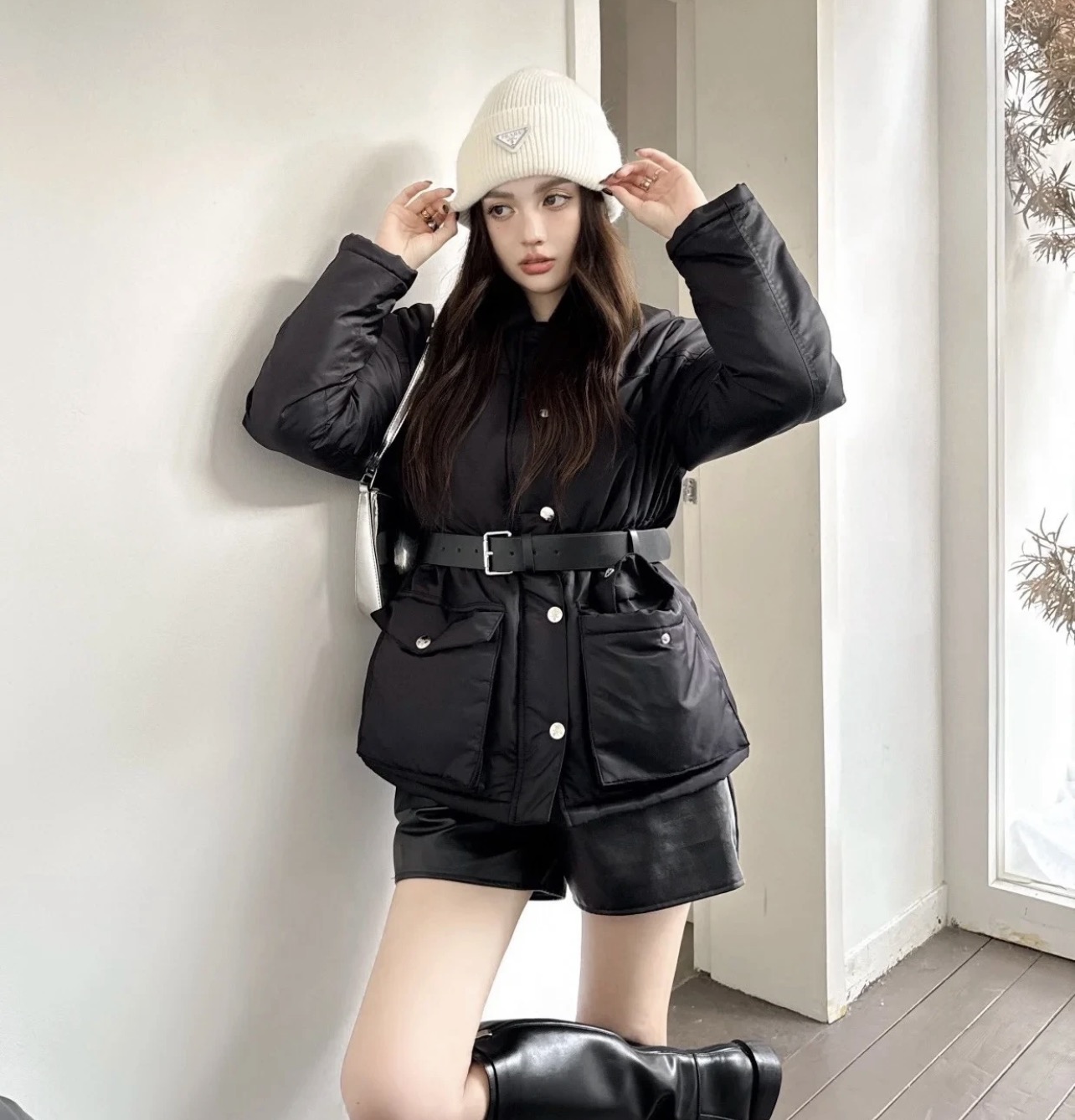 未使用 Prada/普拉达 yy1407 锦纶 24ss 黑色收腰钢标外套 40码