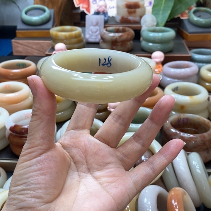 石英质玉手镯未镶嵌欧**运