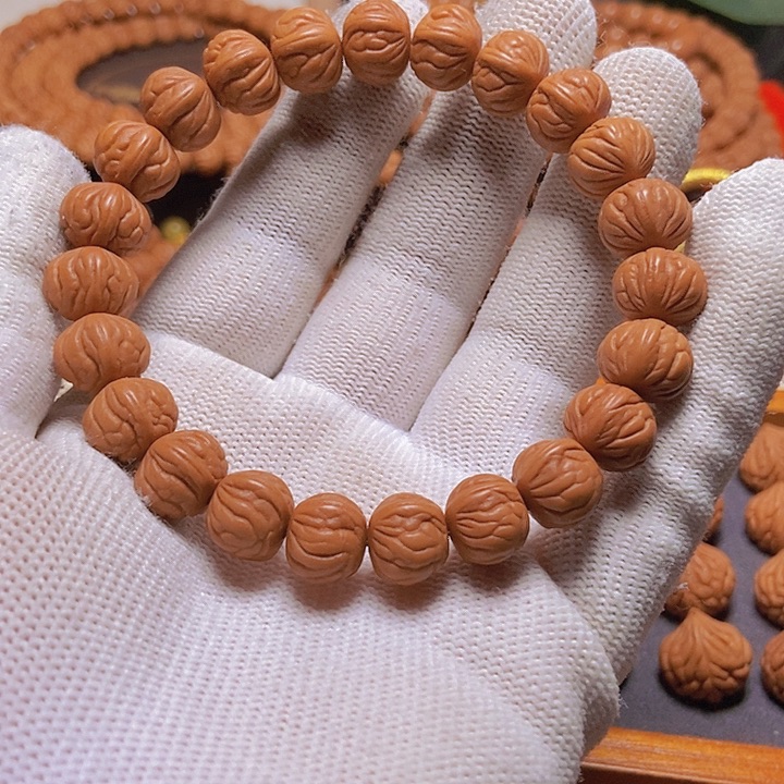 手串桃核余****）龙纹桃核