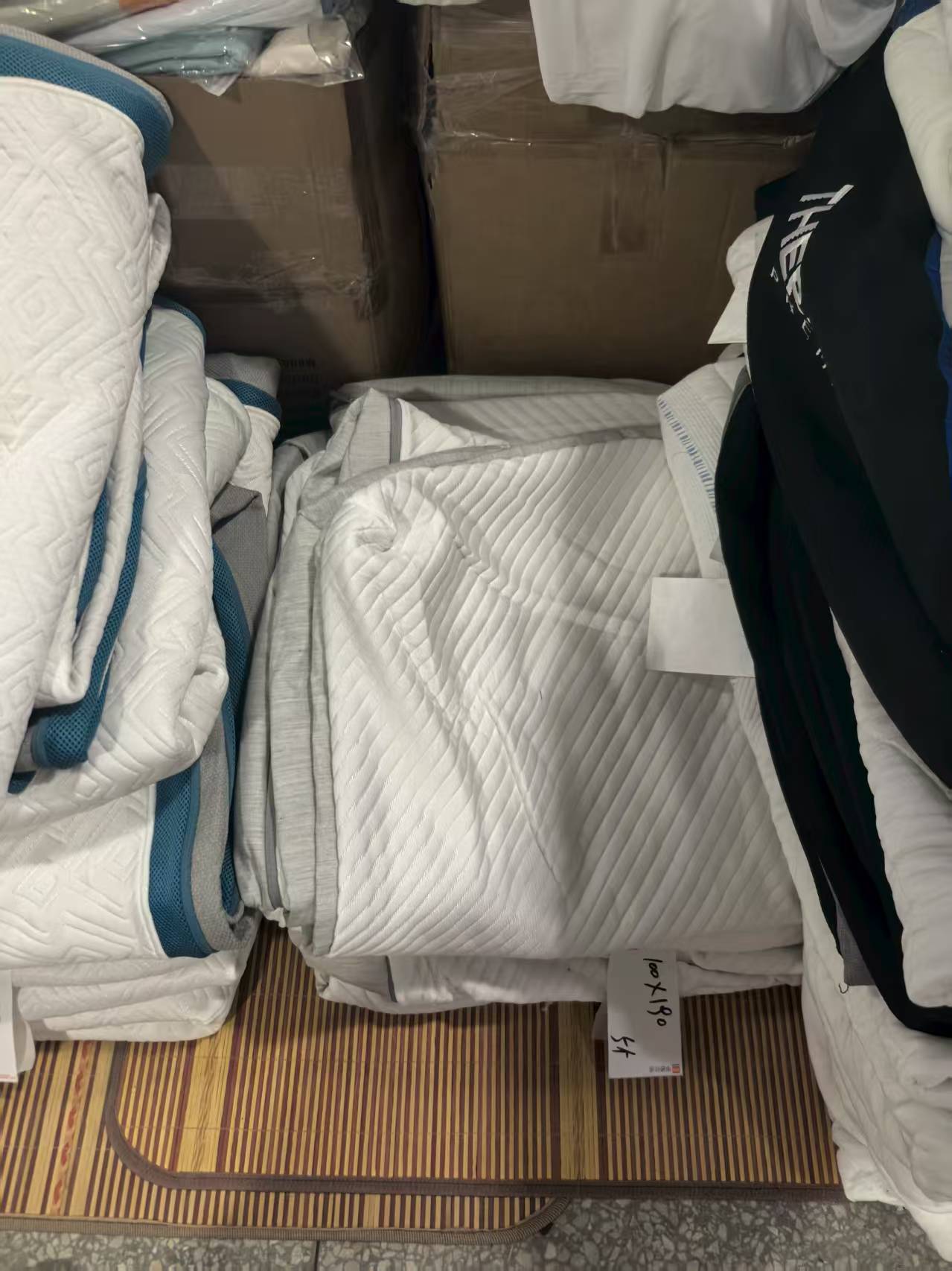 《厚广家》3楼100×190白色席梦思感床垫套 发1张 条纹款