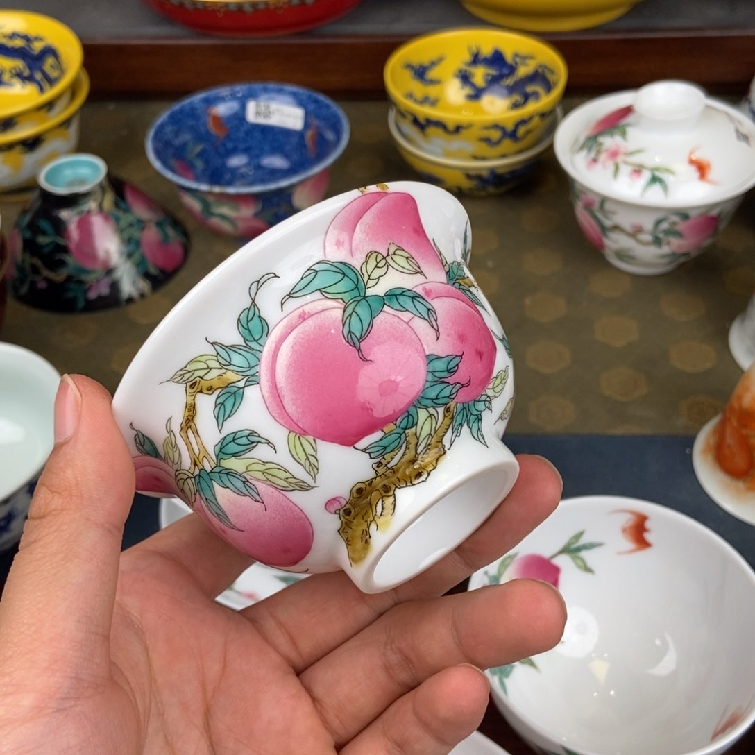 陶瓷艺术家的作品是一