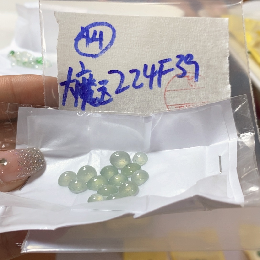 定制翡翠未镶嵌大**吗我