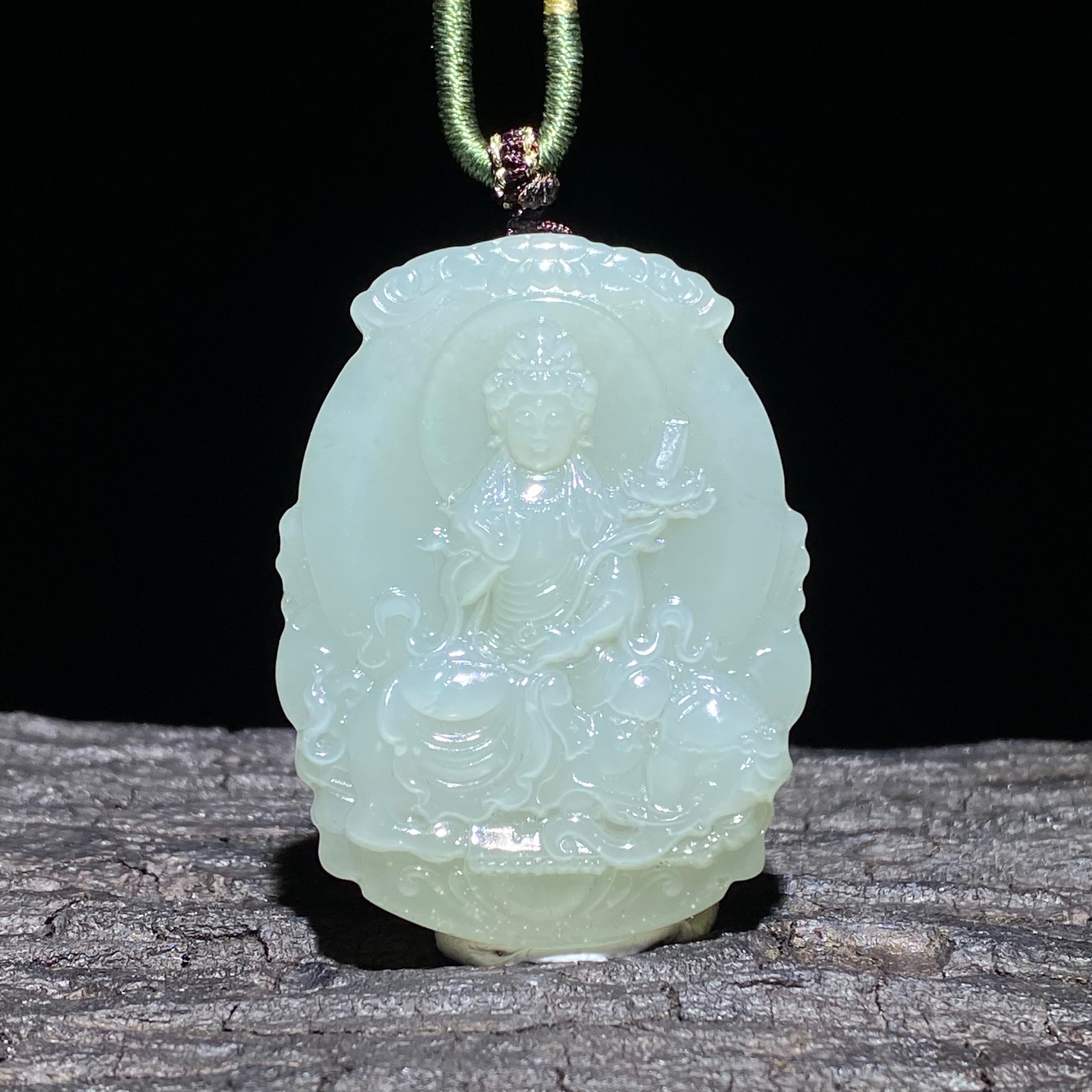 A2510068新疆和田玉如意观音吊坠