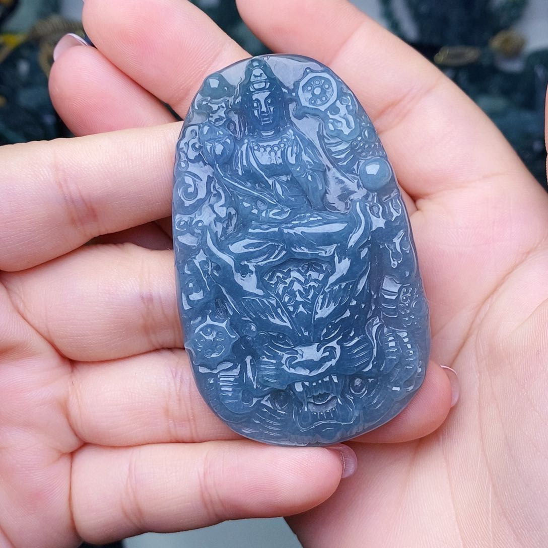 颈饰未镶嵌翡翠     